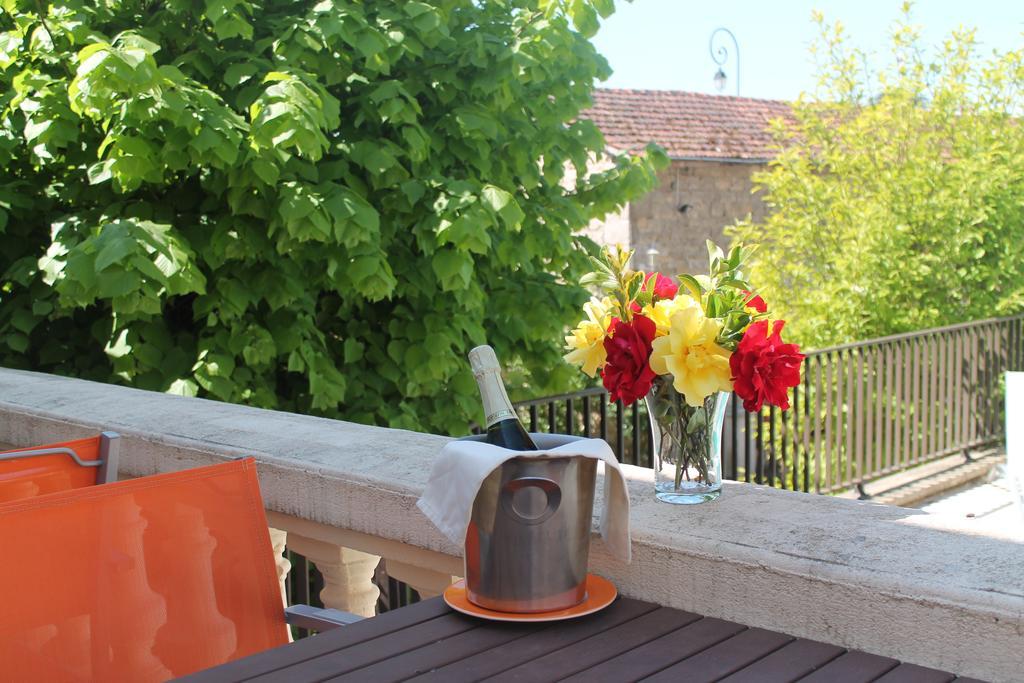Logis Hotel Restaurant & Pizzeria Vuillot Cuiseaux Buitenkant foto