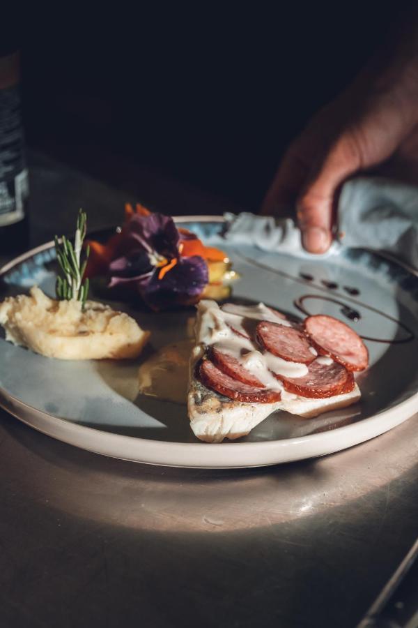 Logis Hotel Restaurant & Pizzeria Vuillot Cuiseaux Buitenkant foto