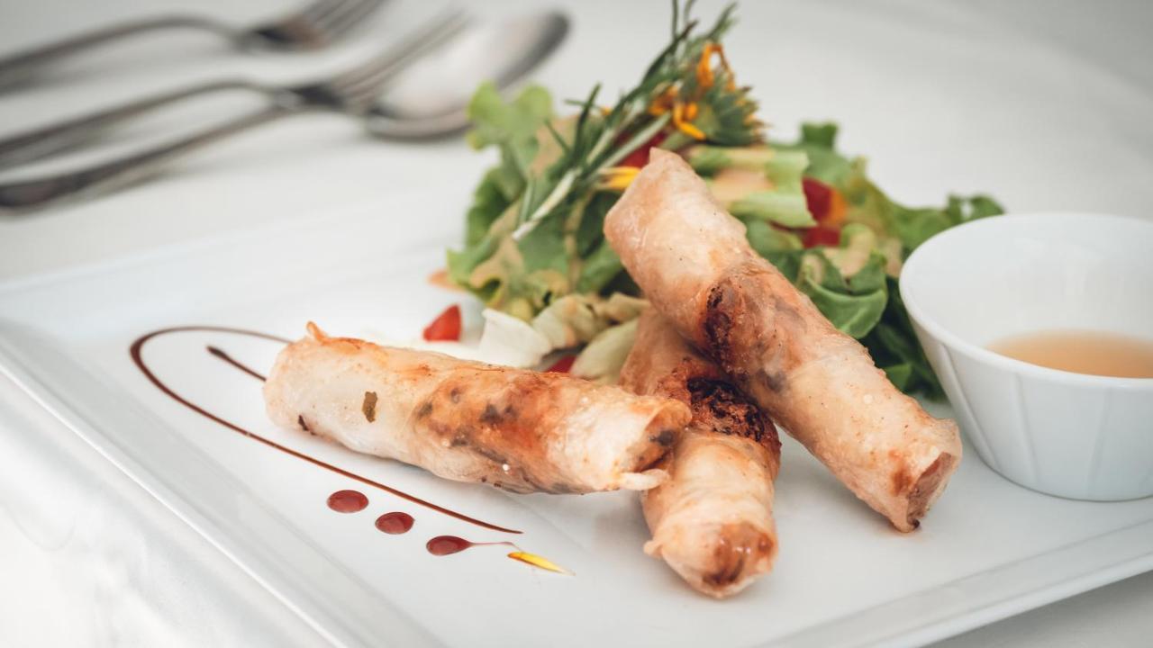 Logis Hotel Restaurant & Pizzeria Vuillot Cuiseaux Buitenkant foto