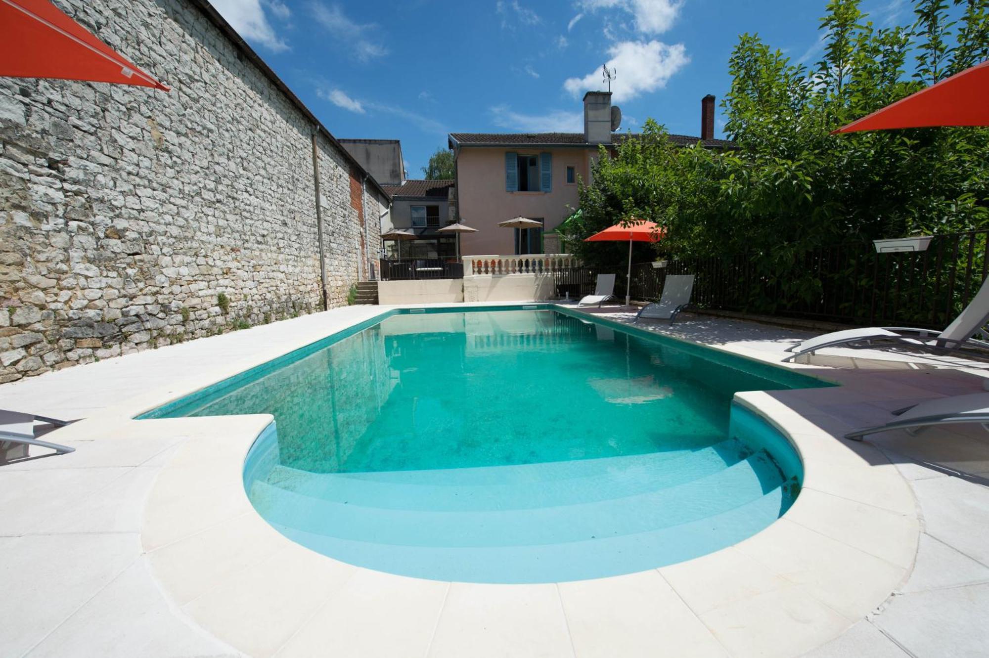 Logis Hotel Restaurant & Pizzeria Vuillot Cuiseaux Buitenkant foto
