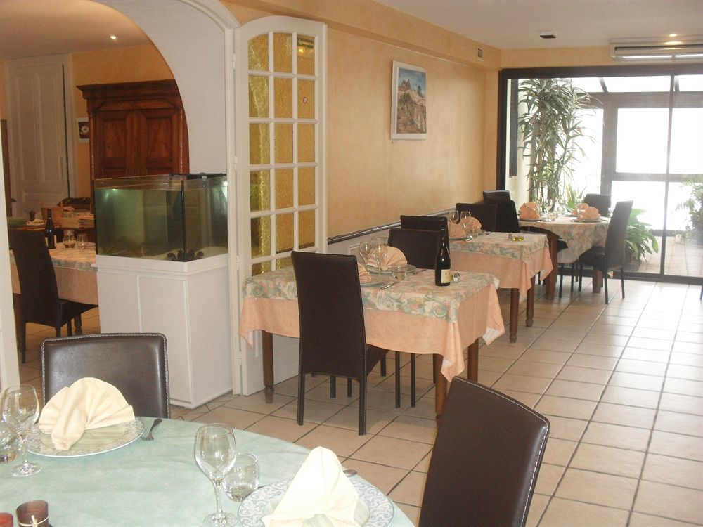 Logis Hotel Restaurant & Pizzeria Vuillot Cuiseaux Buitenkant foto